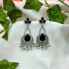 Dangler earrings for wormen black
