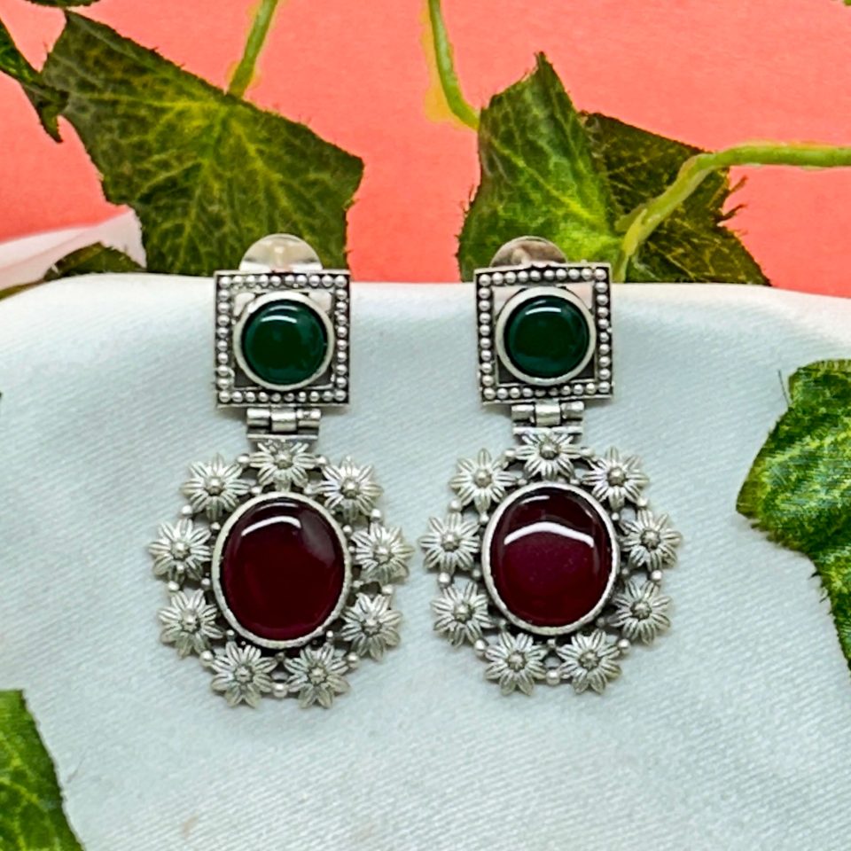 Red green earrings